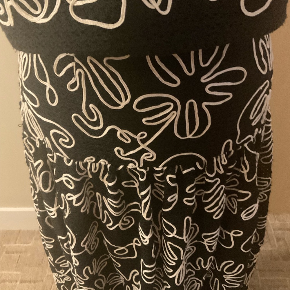ANTONIO MELANI Black and White Skirt Set - Picture 10 of 10